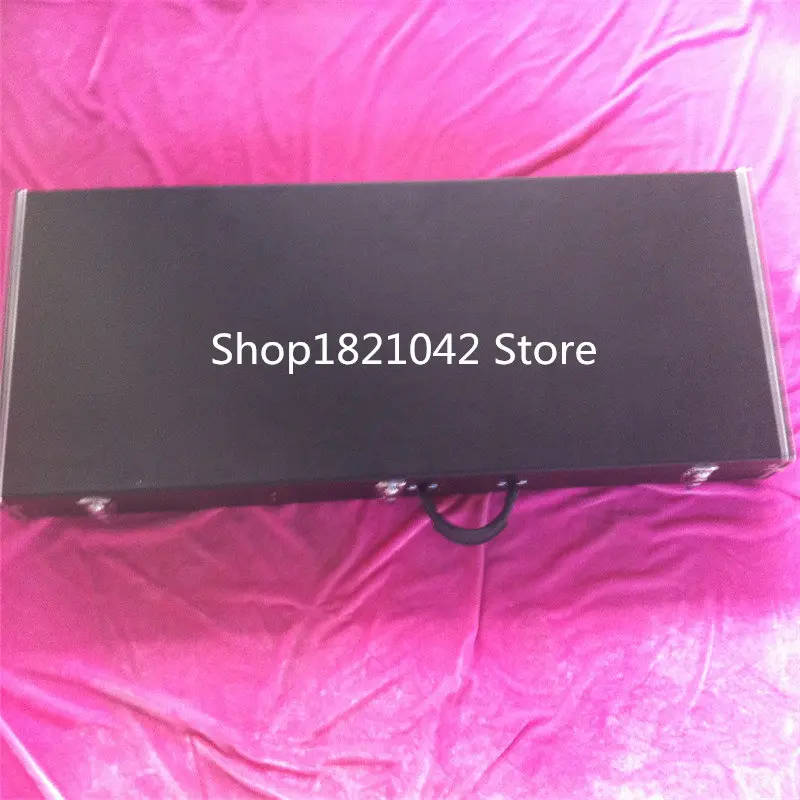 Guitar square box, black leather with guitar for sale, don't buy to hurry up to buy separately
Guitar square box, black leather with guitar for sale, don't buy to hurry up to buy separately