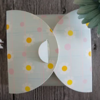 12*4*12cm 10 PCS sun flower Paper Box Candy mooncake Cookies Food Packaging Storage Boxes For Wedding Party Gift use
12*4*12cm 10 PCS sun flower Paper Box Candy mooncake Cookies Food Packaging Storage Boxes For Wedding Party Gift use