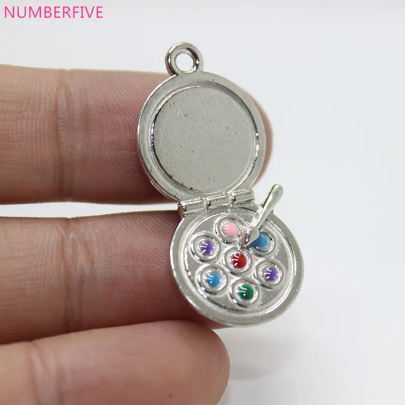 8pcs-- Eye shadow charm 22x19mm Antique silver tone Compact Makeup Charms pendant for diy Jewelry making
8pcs-- Eye shadow charm 22x19mm Antique silver tone Compact Makeup Charms pendant for diy Jewelry making