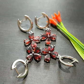 FLZB , Simple Jewelry Earring in 925 Sterling Silver with 8pcs pear 4*6mm Natural Garnets Lucky flower design trendy jewelry
FLZB , Simple Jewelry Earring in 925 Sterling Silver with 8pcs pear 4*6mm Natural Garnets Lucky flower design trendy jewelry