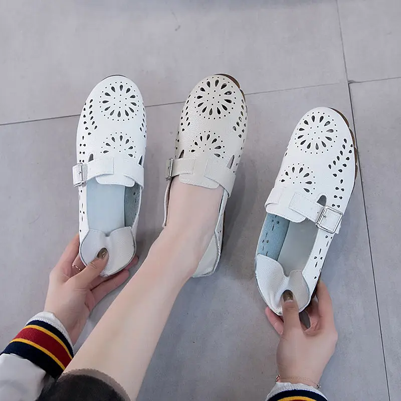 Two wearing sandals and slippers female 2019 summer flat single Loafers wild hollow bow peas shoes
Two wearing sandals and slippers female 2019 summer flat single Loafers wild hollow bow peas shoes