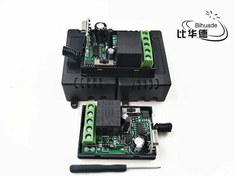 1pcs 433Mhz 1channel wireless remote control relay switch module learning code DC 12V RF superheterodyne receiver 1CH controller
1pcs 433Mhz 1channel wireless remote control relay switch module learning code DC 12V RF superheterodyne receiver 1CH controller