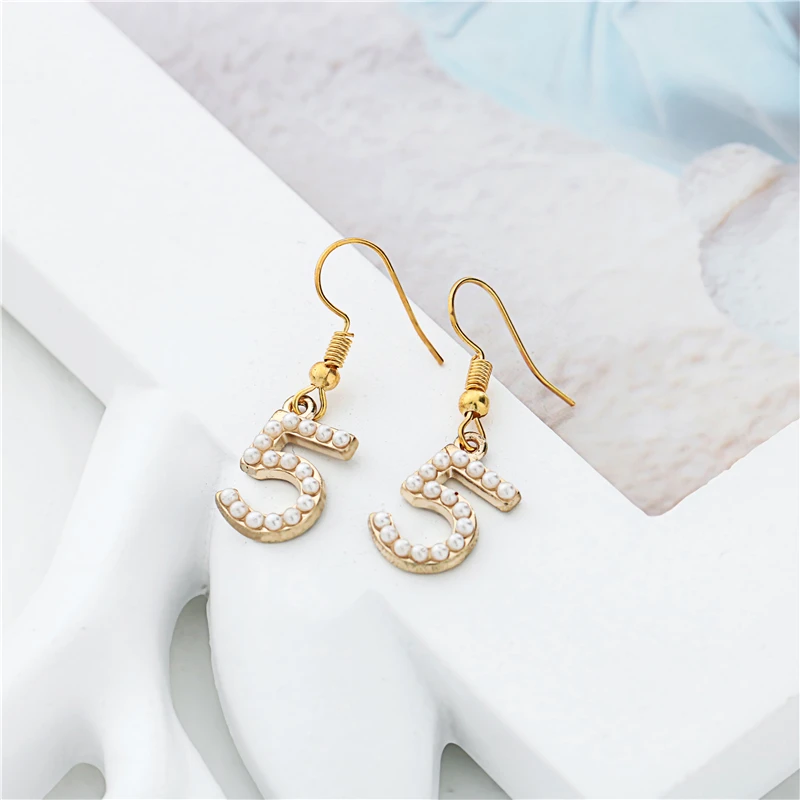 5 Pearl Earrings For Women Fashion Party Holiday Street Style Statement Pendientes Gift
5 Pearl Earrings For Women Fashion Party Holiday Street Style Statement Pendientes Gift