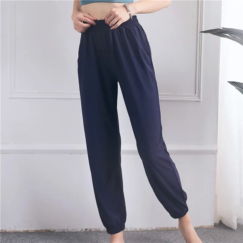 Women Yoga Pants Smooth Soft Material Loose Sports Leggings Summer Yoga Training Fitness Wear Cool Breathable Harem Gym Trousers
Women Yoga Pants Smooth Soft Material Loose Sports Leggings Summer Yoga Training Fitness Wear Cool Breathable Harem Gym Trousers