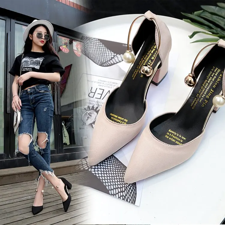 Korean version of the 2019 new shallow mouth high heels fashion wild hollow pearl set foot high heels women's shoes.
Korean version of the 2019 new shallow mouth high heels fashion wild hollow pearl set foot high heels women's shoes.