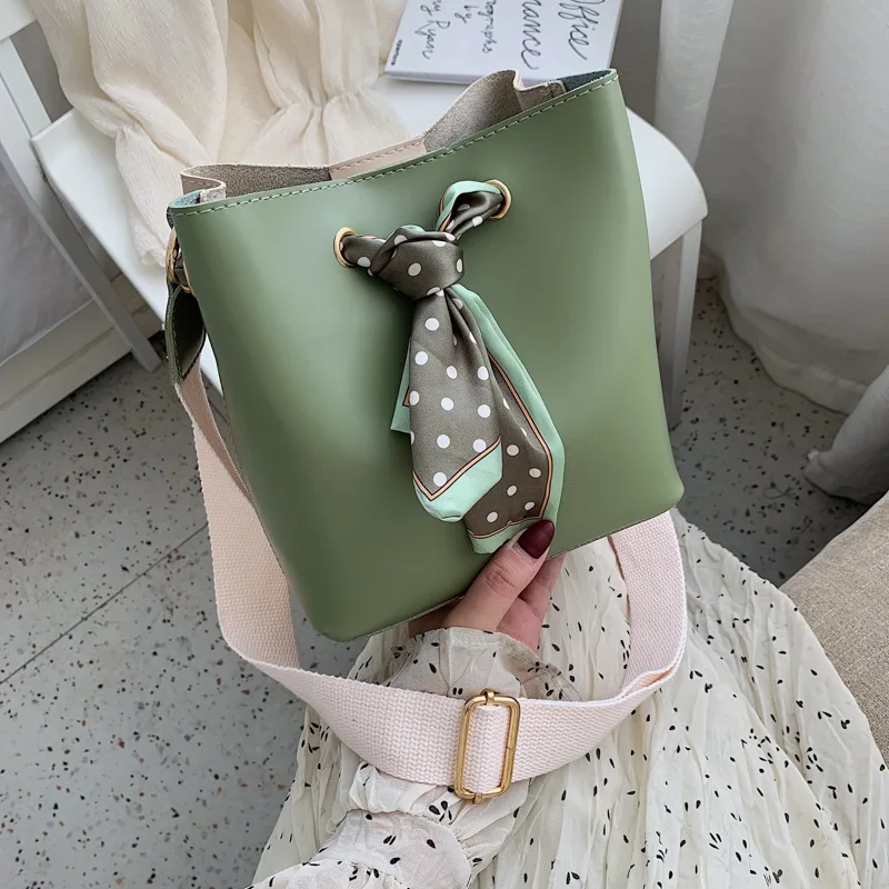 Female Crossbody Bucket Bags For Women 2019 Quality Leather Luxury Handbag Designer Sac Main Ladies Scarf Shoulder Messenger Bag
Female Crossbody Bucket Bags For Women 2019 Quality Leather Luxury Handbag Designer Sac Main Ladies Scarf Shoulder Messenger Bag