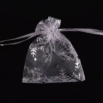 100 PCS White with Silver Snowflake Christmas Gift Pouches Organza Bags Wedding Favour Candy Candies Storage Bags 7*9cm
100 PCS White with Silver Snowflake Christmas Gift Pouches Organza Bags Wedding Favour Candy Candies Storage Bags 7*9cm