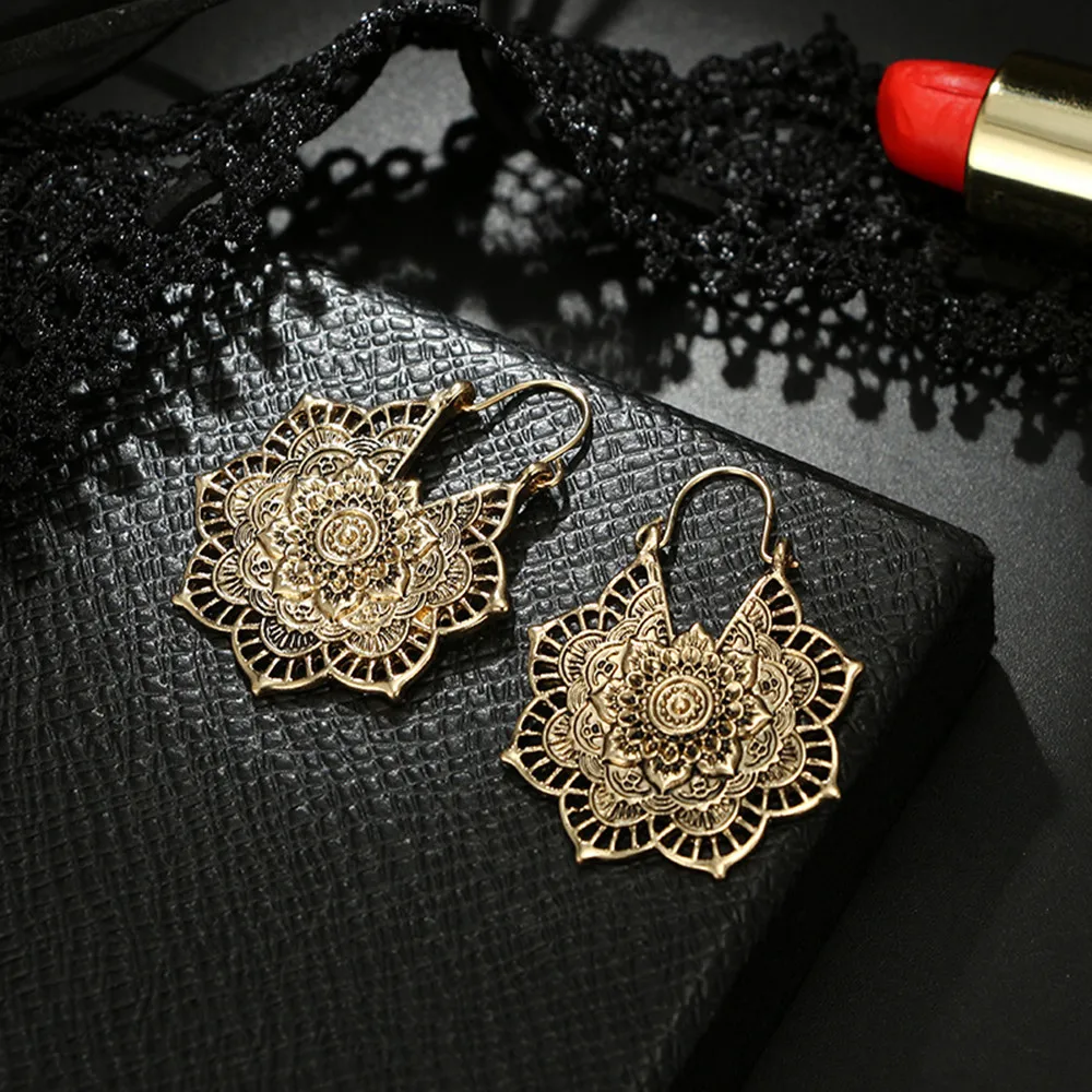 boucle doreille femme 2018 Antique silver Gypsy Indian Tribal Ethnic Hoop Dangle Mandala Earrings Boho oorbellen voor vrouwen
boucle doreille femme 2018 Antique silver Gypsy Indian Tribal Ethnic Hoop Dangle Mandala Earrings Boho oorbellen voor vrouwen