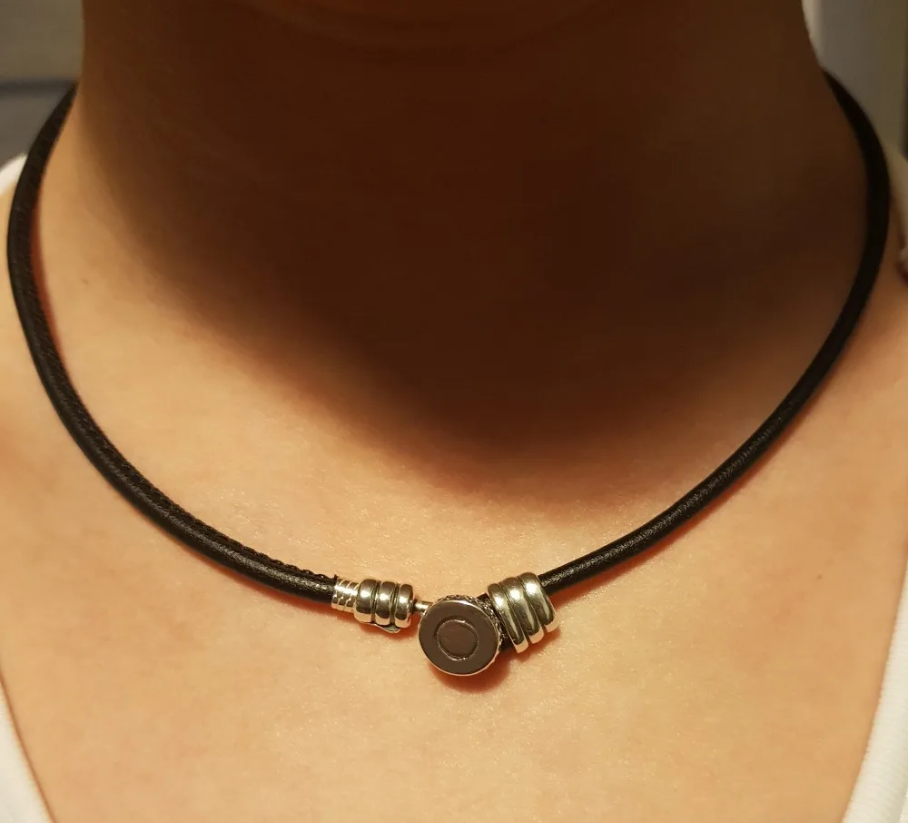 Black Leather Necklace 100% 925 Sterling Silver Black Leather Necklace Fit European Charms Diy Jewelry Gift 
Black Leather Necklace 100% 925 Sterling Silver Black Leather Necklace Fit European Charms Diy Jewelry Gift