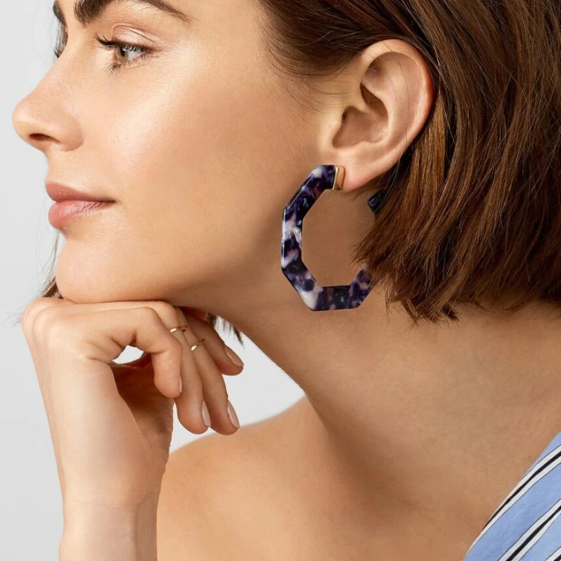 JURAN 2019 NEW Fashion Simple Resin Geometric Hoop Earring Multicolor Acrylic Earrings For women Statement Jewelry Accessories
JURAN 2019 NEW Fashion Simple Resin Geometric Hoop Earring Multicolor Acrylic Earrings For women Statement Jewelry Accessories