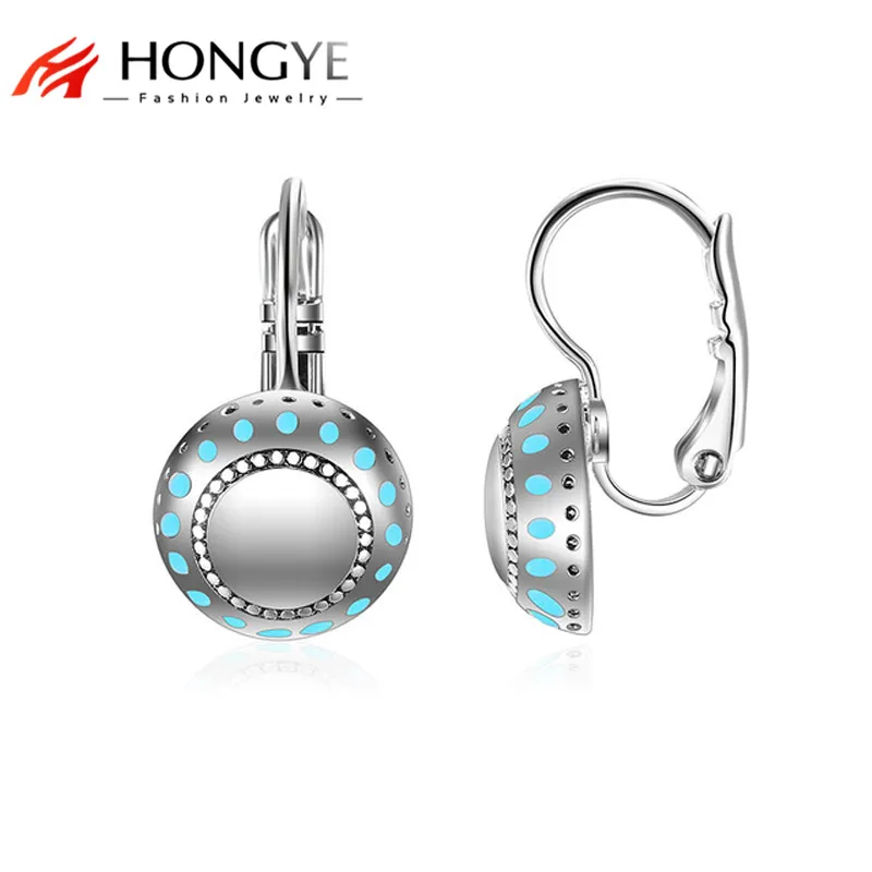 HONGYE Top Brand Jewelry White Silver Candy Blue Black Enameling Round Ear Clip Earrings Cuffs Women Boho Ethnic Oranements
HONGYE Top Brand Jewelry White Silver Candy Blue Black Enameling Round Ear Clip Earrings Cuffs Women Boho Ethnic Oranements