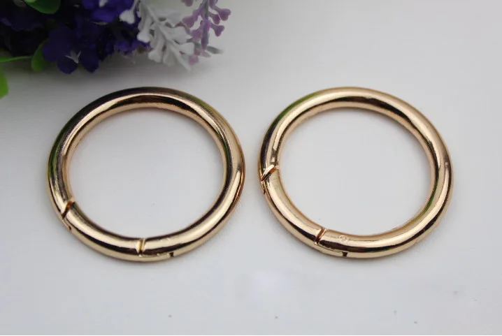 6 pcs/ lot Pale golden bag accessories 4 cm inner diameter opening big spring coil connect button open ring
6 pcs/ lot Pale golden bag accessories 4 cm inner diameter opening big spring coil connect button open ring