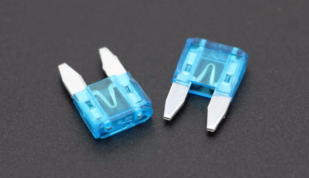 50PCS 15A Small Size Auto fuse, Automotive Fuses Blade,The fuse Insurance insert The insurance of xenon lamp piece Lights Fuse
50PCS 15A Small Size Auto fuse, Automotive Fuses Blade,The fuse Insurance insert The insurance of xenon lamp piece Lights Fuse