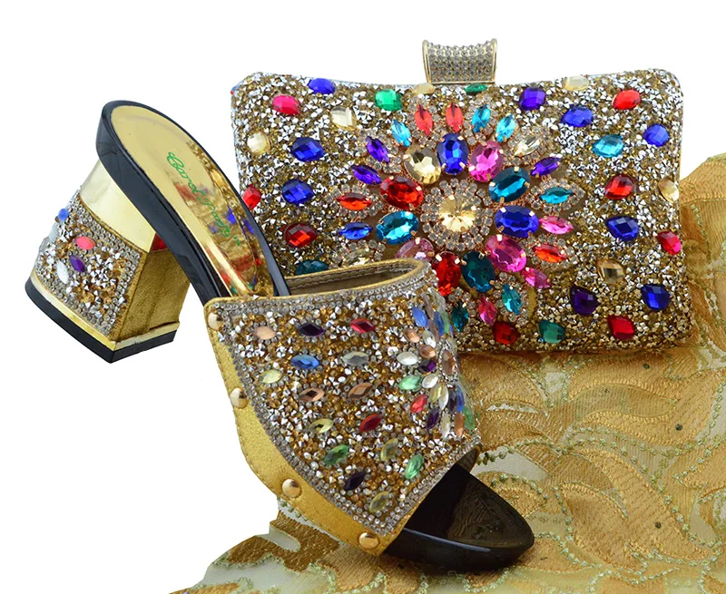 Gold Color Italian Shoe with Matching Bag Multi-colour Crystal African Matching slippers and Bag High Quality African party Shoe
Gold Color Italian Shoe with Matching Bag Multi-colour Crystal African Matching slippers and Bag High Quality African party Shoe
