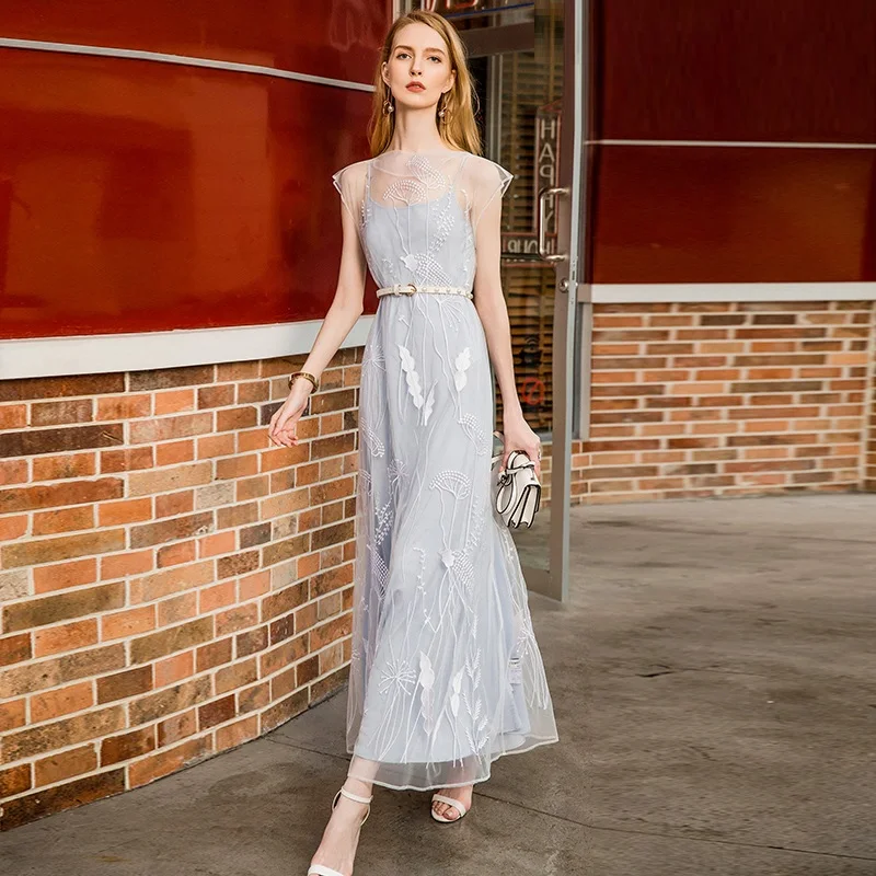 Runway Dress 2019 New Arrival Summer Luxury Designers Women High Quality Mesh Embroidery Elegant Vintage Long Dress With Belt
Runway Dress 2019 New Arrival Summer Luxury Designers Women High Quality Mesh Embroidery Elegant Vintage Long Dress With Belt