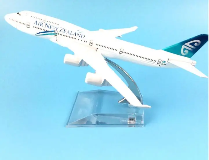 Airplane New Zealand B747-400 Airlines passenger plane alloy model 16cm/6.3inch Birthday gift plane models toys
Airplane New Zealand B747-400 Airlines passenger plane alloy model 16cm/6.3inch Birthday gift plane models toys