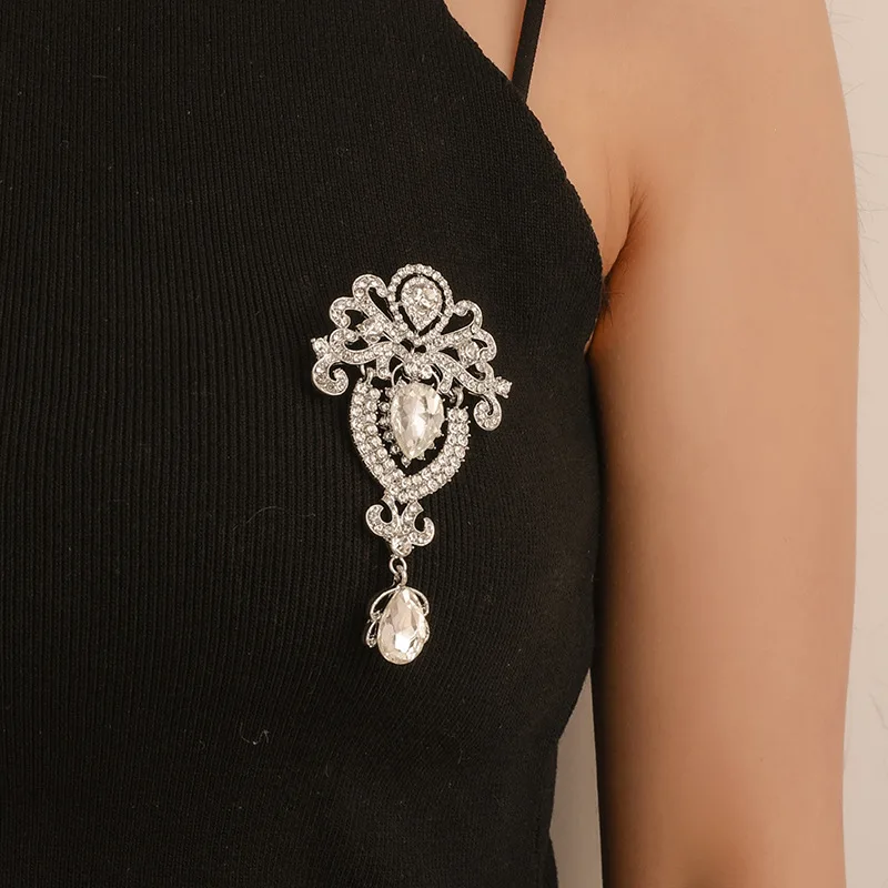Hot Sale Statement Male and Female Brooch for Women Fashion Glass Silk Scarf Buckle Badge Crown Crystal Coat Pin Collar Jewelry
Hot Sale Statement Male and Female Brooch for Women Fashion Glass Silk Scarf Buckle Badge Crown Crystal Coat Pin Collar Jewelry