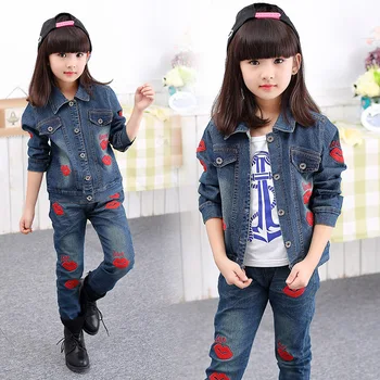 Girl Denim Suit 2020 Spring and Autumn Classic Children's Cowboy Suit Girls Big Red Lips Letter Love jeans Two-piece Sets Denim
Girl Denim Suit 2020 Spring and Autumn Classic Children's Cowboy Suit Girls Big Red Lips Letter Love jeans Two-piece Sets Denim