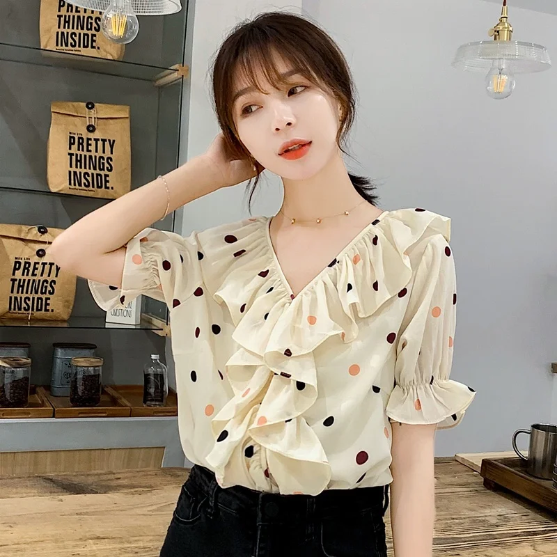 Fashion Woman Blouses 2019 Summer Ruffle Short Sleeve Chiffon Shirt Polka Dot V-Neck Shirt Women Tops
Fashion Woman Blouses 2019 Summer Ruffle Short Sleeve Chiffon Shirt Polka Dot V-Neck Shirt Women Tops