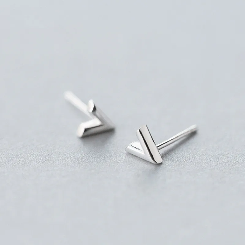 Authentic 925 Sterling Silver Letter Stud Earrings for Women Girls Gift Fashion Cut Wedding Jewelry Bijoux Pendientes EH881
Authentic 925 Sterling Silver Letter Stud Earrings for Women Girls Gift Fashion Cut Wedding Jewelry Bijoux Pendientes EH881