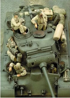Набор фигурок из смолы в масштабе 1/35 танкинг США (включает 4 фигурки без