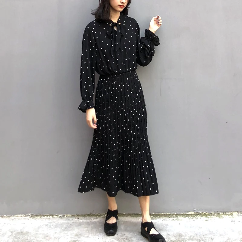 2017 Autumn and Winter New Women Fashion Long Dress Dot Long-sleeved Chiffon Bow Temperament Women Pleated Dress
2017 Autumn and Winter New Women Fashion Long Dress Dot Long-sleeved Chiffon Bow Temperament Women Pleated Dress