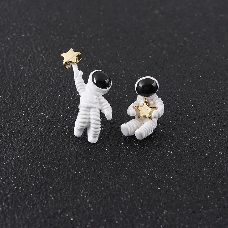 Fashion Jewelry Cute Space Astronauts Stars Asymmetrical Earrings White E-Coating Gold Color Star Stud Earrings For Women Girl
Fashion Jewelry Cute Space Astronauts Stars Asymmetrical Earrings White E-Coating Gold Color Star Stud Earrings For Women Girl