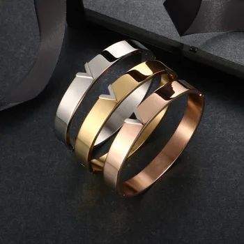 MSX Wholesale Gold Stainless Steel Bracelets Femme Letter V Shape Titanium Steel Bangles Vintage Love Bangle Bracelets For Women
MSX Wholesale Gold Stainless Steel Bracelets Femme Letter V Shape Titanium Steel Bangles Vintage Love Bangle Bracelets For Women