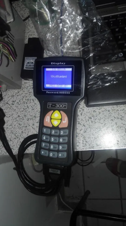 A+++ Black V14.6 Universal Car Key Transponder T300 T-300 Key Programmer Auto Key Chip Decode Key Makder
A+++ Black V14.6 Universal Car Key Transponder T300 T-300 Key Programmer Auto Key Chip Decode Key Makder