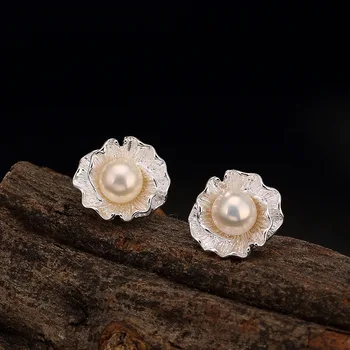 S925 Sterling Silver Korean Edition Flower Mosaic Pearl Lady's High-grade Temperament, 100% Earrings Earrings Wholesale
S925 Sterling Silver Korean Edition Flower Mosaic Pearl Lady's High-grade Temperament, 100% Earrings Earrings Wholesale