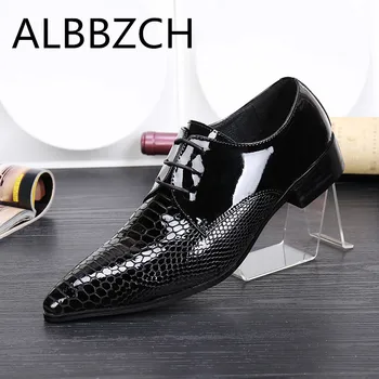 Snakeskin Pattern Patent Leather Derby Shoes Men Pointed toes Wedding Dress Shoes British Trend Leisure Party Career Work Shoes
Snakeskin Pattern Patent Leather Derby Shoes Men Pointed toes Wedding Dress Shoes British Trend Leisure Party Career Work Shoes