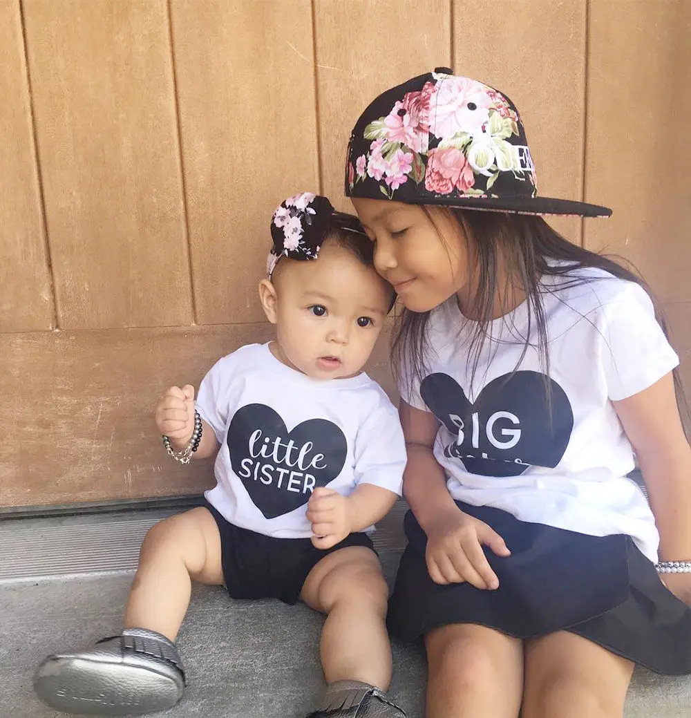 Famliy Matching Sisters Top Clothes Baby Girl Big Sister T-shirt Little Sister Romper Children Casual Summer Tee Clothing
Famliy Matching Sisters Top Clothes Baby Girl Big Sister T-shirt Little Sister Romper Children Casual Summer Tee Clothing