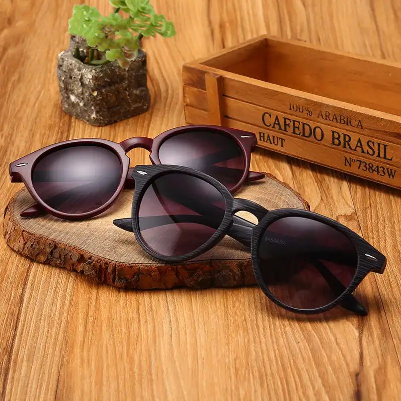 Natural teenager retro glasses
