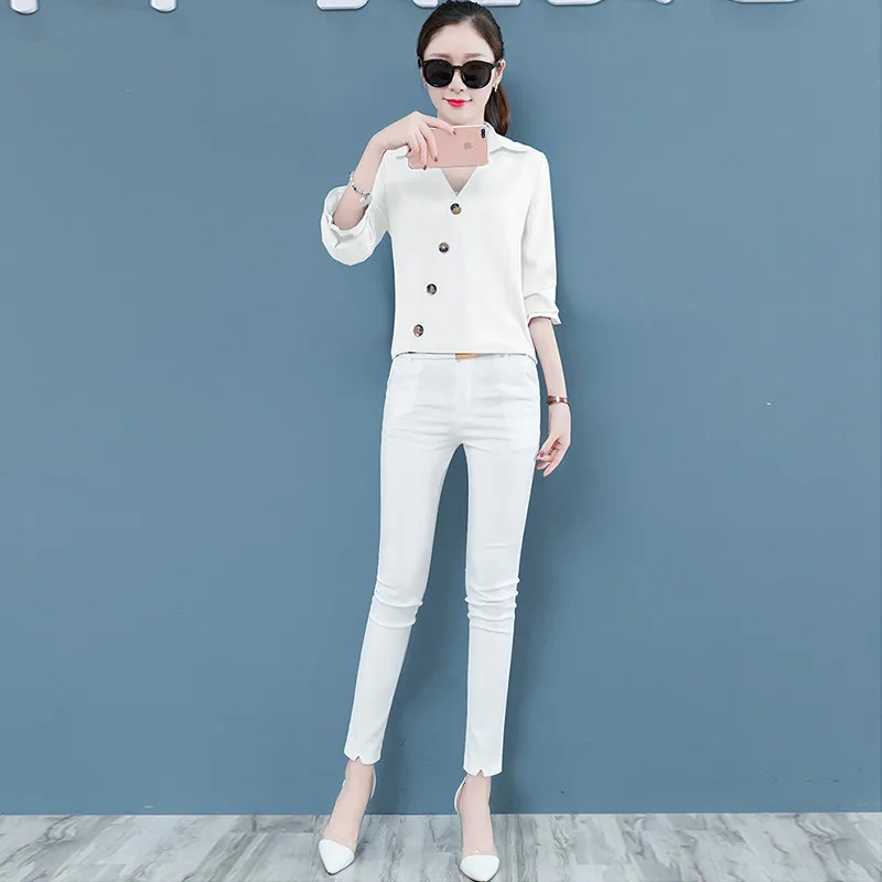 Spring Chiffon Shirt Female 2019 New Short Single-Breasted Women Shirt Slim Trumpet Sleeves Ladies Shirt Tops Qw088
Spring Chiffon Shirt Female 2019 New Short Single-Breasted Women Shirt Slim Trumpet Sleeves Ladies Shirt Tops Qw088