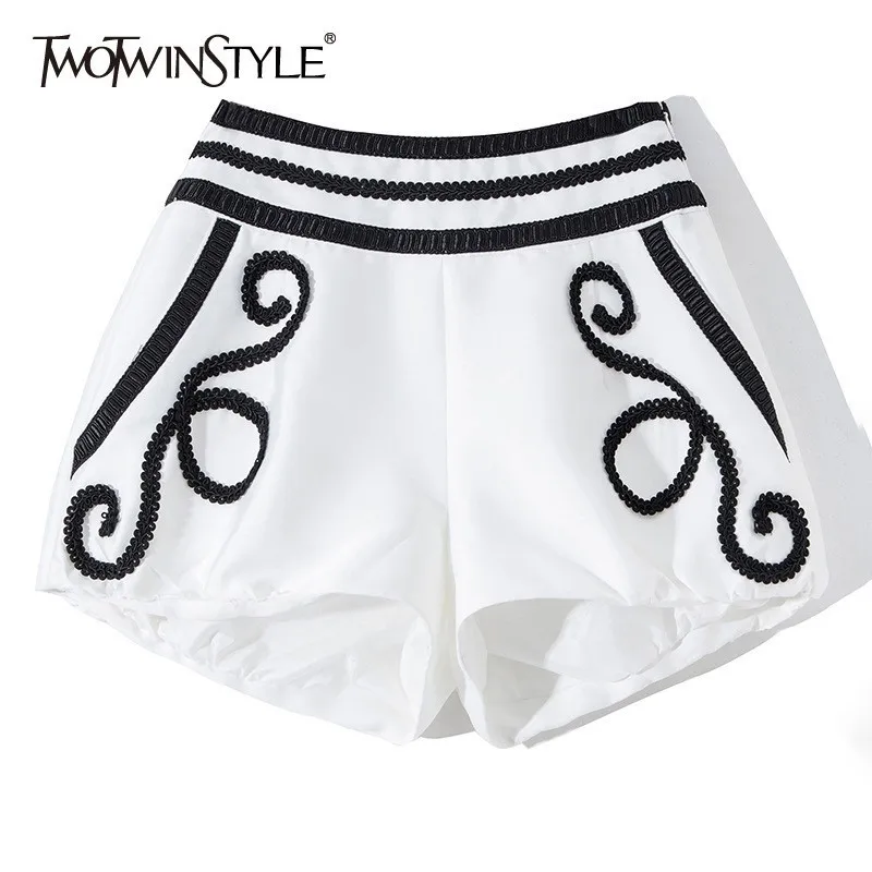 TWOTWINSTYLE Casual Embroidery Patchwork Women Shorts High Waist Hit Color Big Size Short Trousers Female Fashion Summer 2019
TWOTWINSTYLE Casual Embroidery Patchwork Women Shorts High Waist Hit Color Big Size Short Trousers Female Fashion Summer 2019