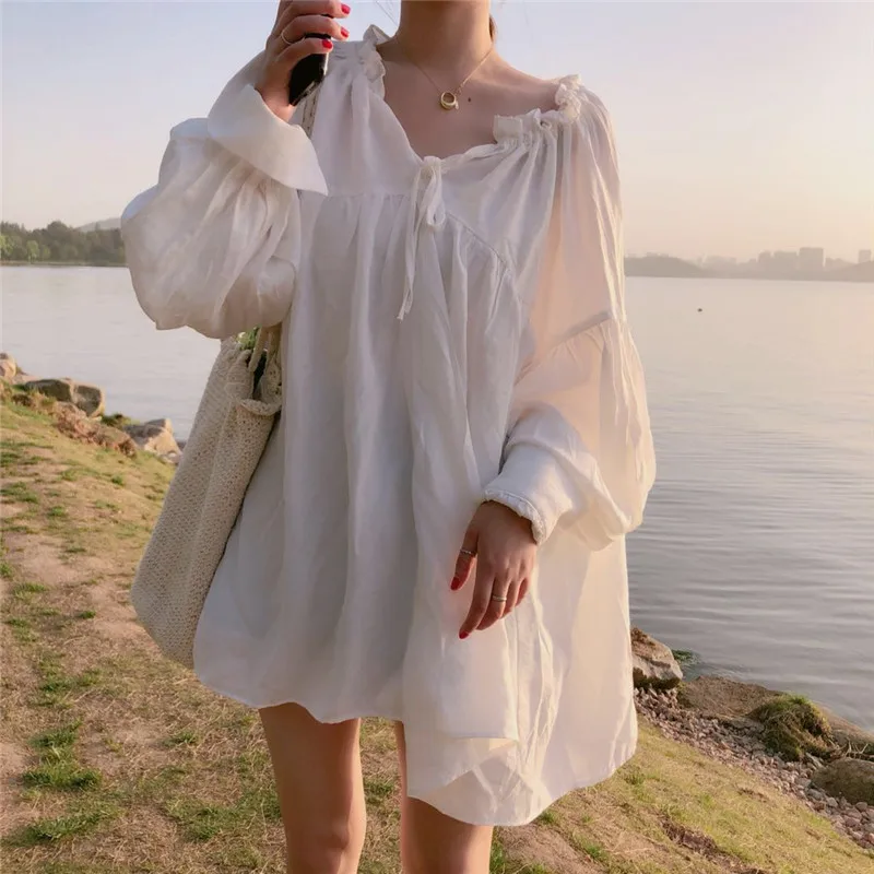 2018 summer women white blouse cotton v-neck loose lantern sleeved cute shirts female clothing tops
2018 summer women white blouse cotton v-neck loose lantern sleeved cute shirts female clothing tops