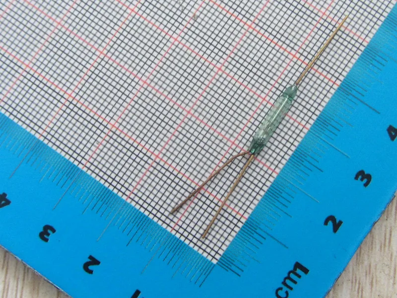 Free ship with track Original 100pcs 3pins Reed Switch/magnetic switch/glass sealed 2.5*14MM normally open and normally closed
Free ship with track Original 100pcs 3pins Reed Switch/magnetic switch/glass sealed 2.5*14MM normally open and normally closed