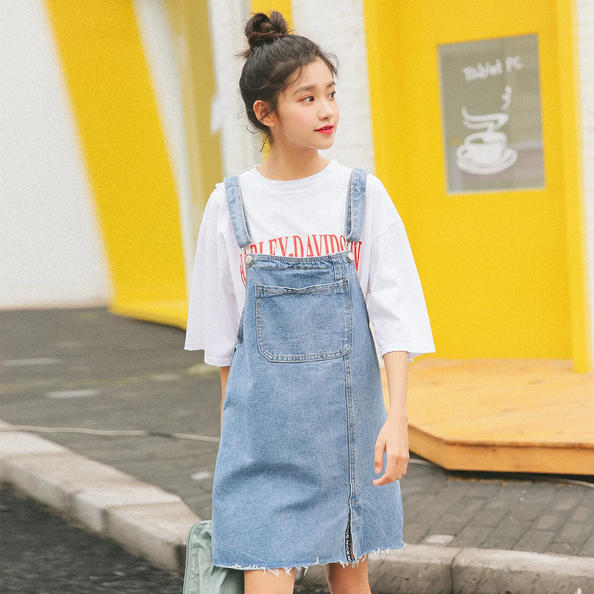 New 2018 Denim Sundress Women Preppy Style Summer Sleeveless Short Dresses Casual Blue Vestidos F283
New 2018 Denim Sundress Women Preppy Style Summer Sleeveless Short Dresses Casual Blue Vestidos F283
