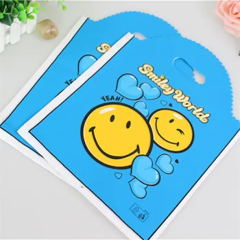 Hot Sale New Design Wholesale 50pcs/lot 25*35cm Thickening Large Plastic Shopping Bags With Handle Smile Face Packaging Bags 
Hot Sale New Design Wholesale 50pcs/lot 25*35cm Thickening Large Plastic Shopping Bags With Handle Smile Face Packaging Bags