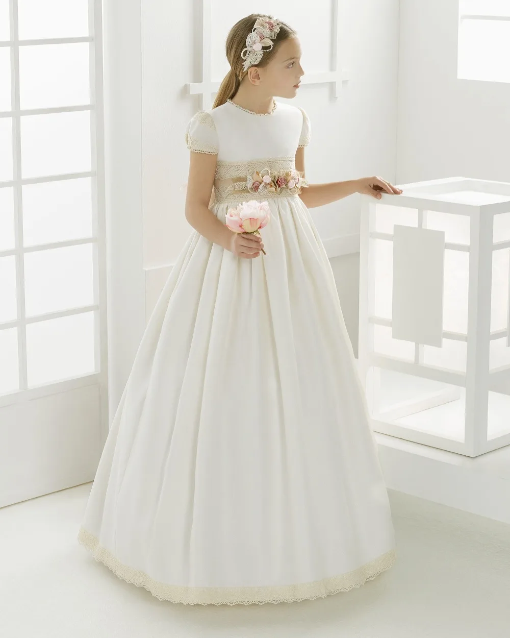 2019 Newest pageant dresses first communion dresses for girls White Satin Lace Empire Flower Girl Dresses for weddings girls
2019 Newest pageant dresses first communion dresses for girls White Satin Lace Empire Flower Girl Dresses for weddings girls
