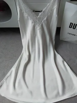 Deep V Sexy Female Short-sleeved Silk Nightgown Backless Camisole Lingerie Lace Sleepwear Underwear Silk Hot
Deep V Sexy Female Short-sleeved Silk Nightgown Backless Camisole Lingerie Lace Sleepwear Underwear Silk Hot