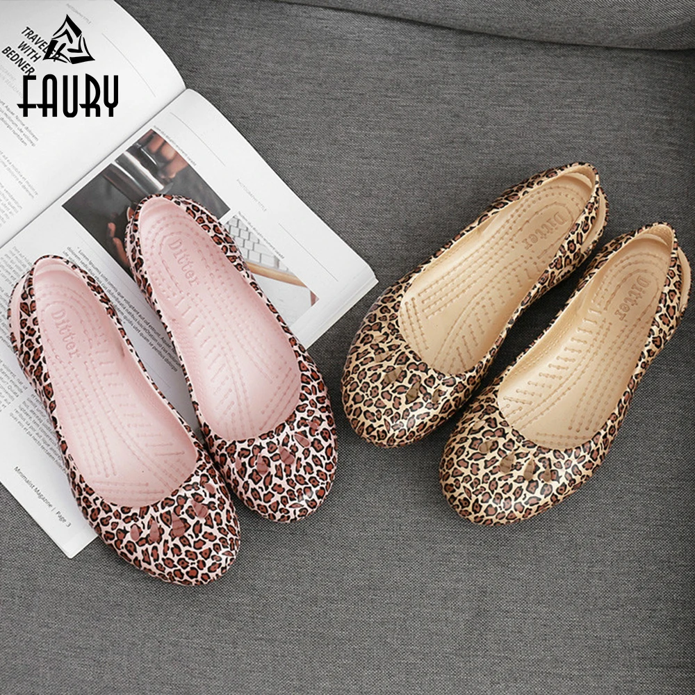 2019 Nurse Flat-bottomed Hole Shoes Female Sandals Women's Plastic Medical Shoes Girls Doctor Summer Scrub Surgical Waterproof
2019 Nurse Flat-bottomed Hole Shoes Female Sandals Women's Plastic Medical Shoes Girls Doctor Summer Scrub Surgical Waterproof
