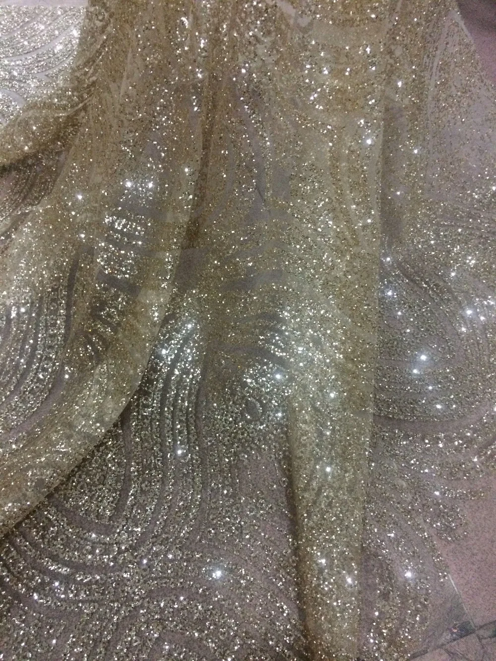 shinning (5yards/pc) gold glued glitter David-42932 African French net lace fabric for dress
shinning (5yards/pc) gold glued glitter David-42932 African French net lace fabric for dress