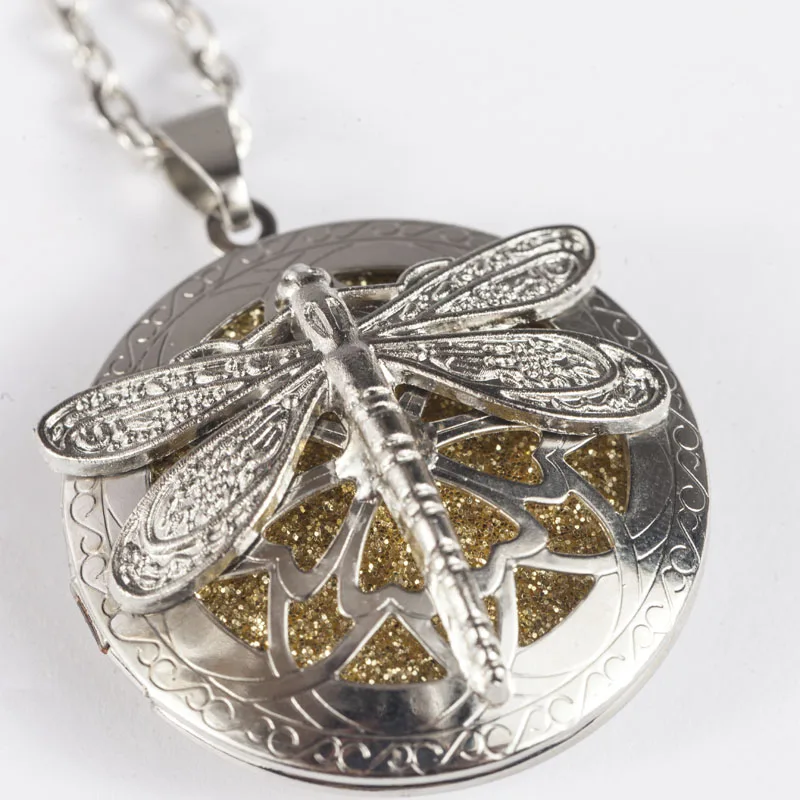 Aroma Diffuser dragonfly Necklace Open Lockets Pendant Perfume Oil Locket to send Chain length 60cm+1pcs bright mat A-42
Aroma Diffuser dragonfly Necklace Open Lockets Pendant Perfume Oil Locket to send Chain length 60cm+1pcs bright mat A-42