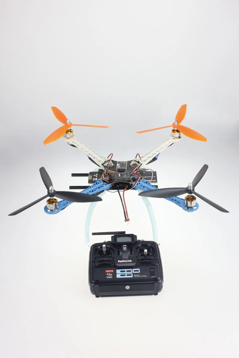 F08191-B DIY Drone Multicopter Upgraded Full Kit S500-PCB 1045 3-Propeller 4axle QuadCopter UFO RTF/ARF No Battery / Charger
F08191-B DIY Drone Multicopter Upgraded Full Kit S500-PCB 1045 3-Propeller 4axle QuadCopter UFO RTF/ARF No Battery / Charger