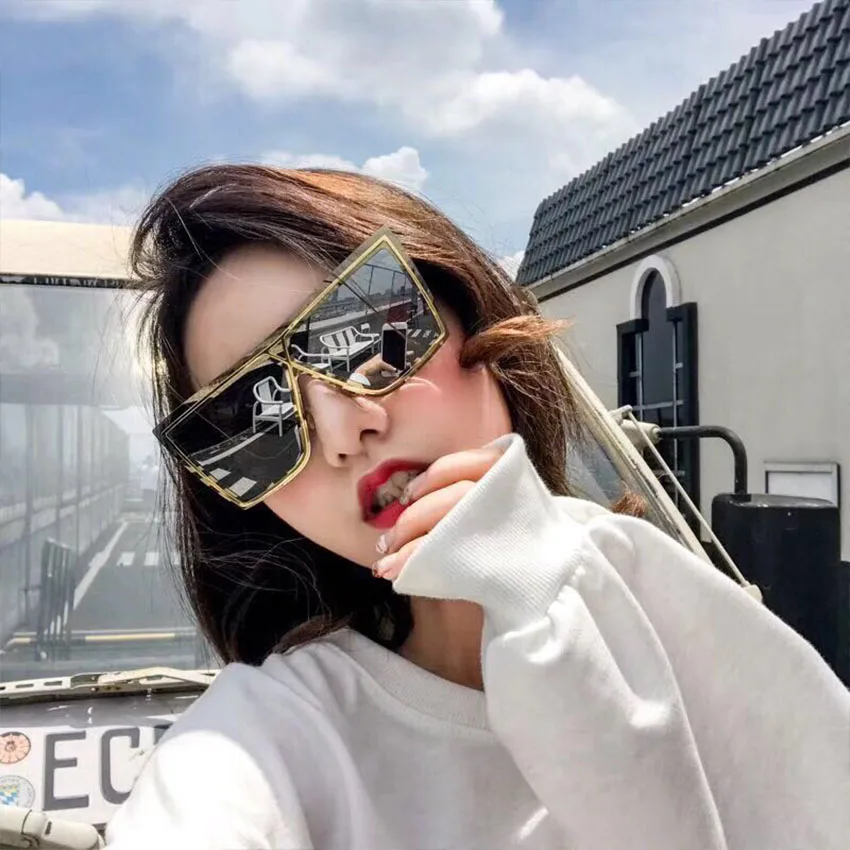 sunglasses women 2019 Oversized fashion high quality Gold shield female sunglasses Gradient color goggle sun glasses for woman
sunglasses women 2019 Oversized fashion high quality Gold shield female sunglasses Gradient color goggle sun glasses for woman