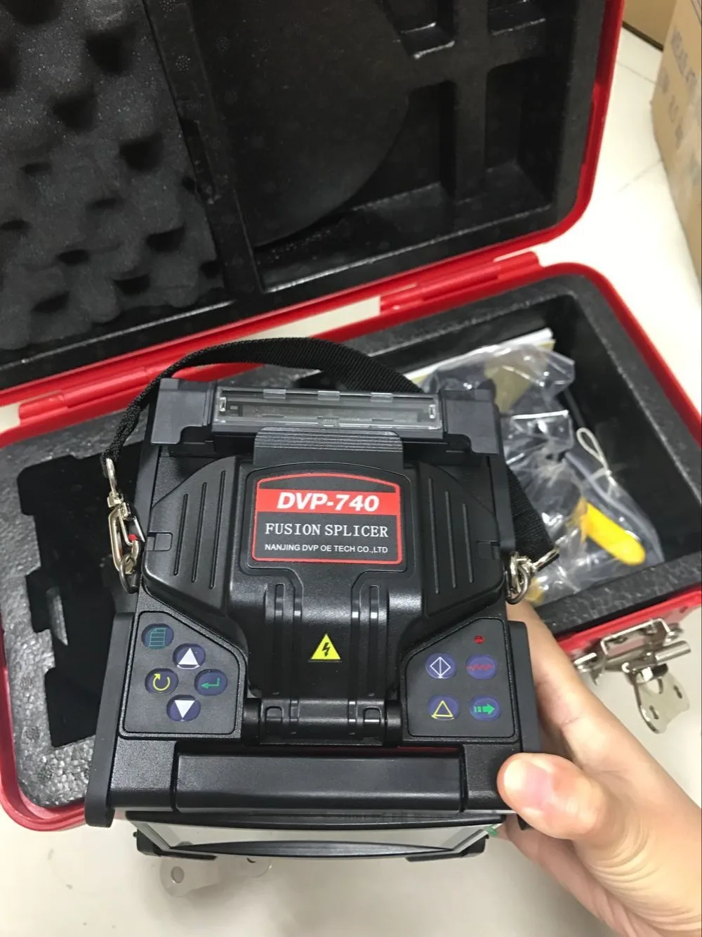 FTTH Drop Cable Fusion Splicer DVP-740 Fiber Welding Machine SOC (splice- on connector)
FTTH Drop Cable Fusion Splicer DVP-740 Fiber Welding Machine SOC (splice- on connector)