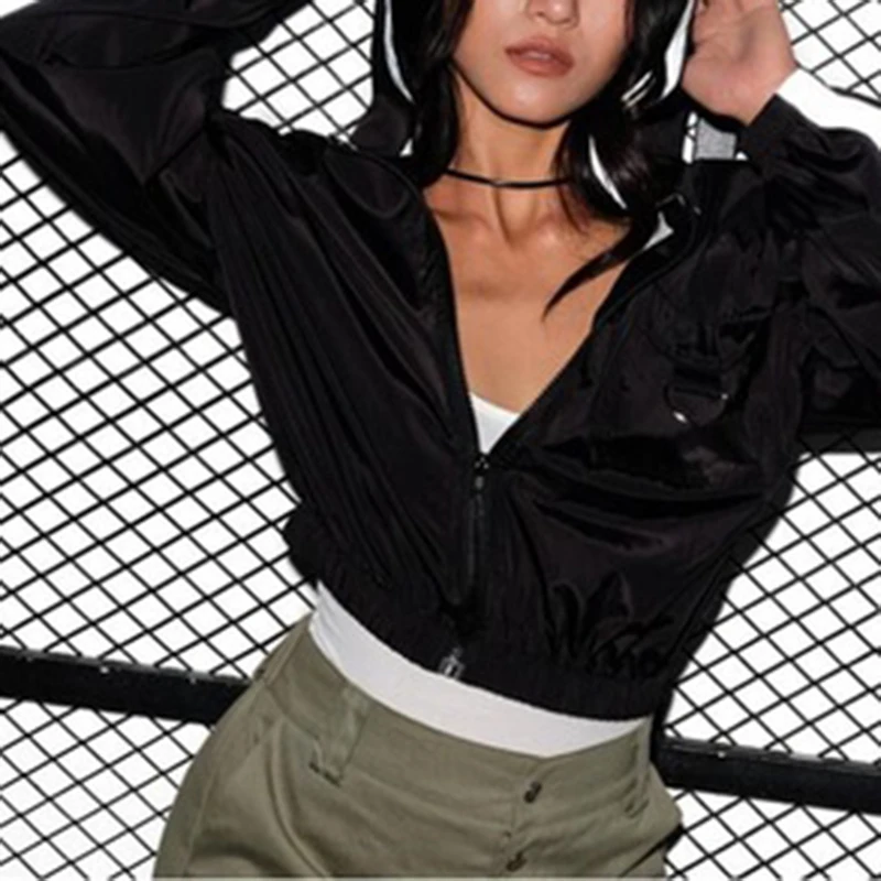 2019 Spring Fashion Autumn Hoodie Striped Windbreaker Cut Zipper Black Casual Long-sleeved Women's Coat Jacket Short Section
2019 Spring Fashion Autumn Hoodie Striped Windbreaker Cut Zipper Black Casual Long-sleeved Women's Coat Jacket Short Section