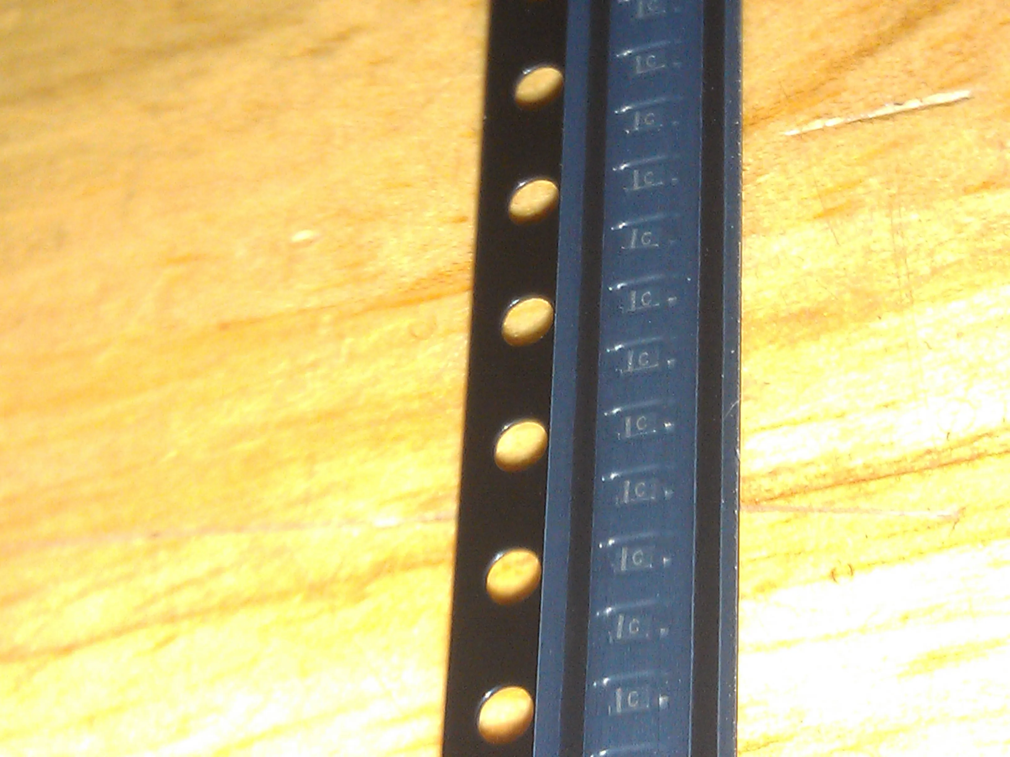0603 SMD Schottky diode RB521S-30 C screen printing SOD-523 3000 / disk = 140 yuan
0603 SMD Schottky diode RB521S-30 C screen printing SOD-523 3000 / disk = 140 yuan