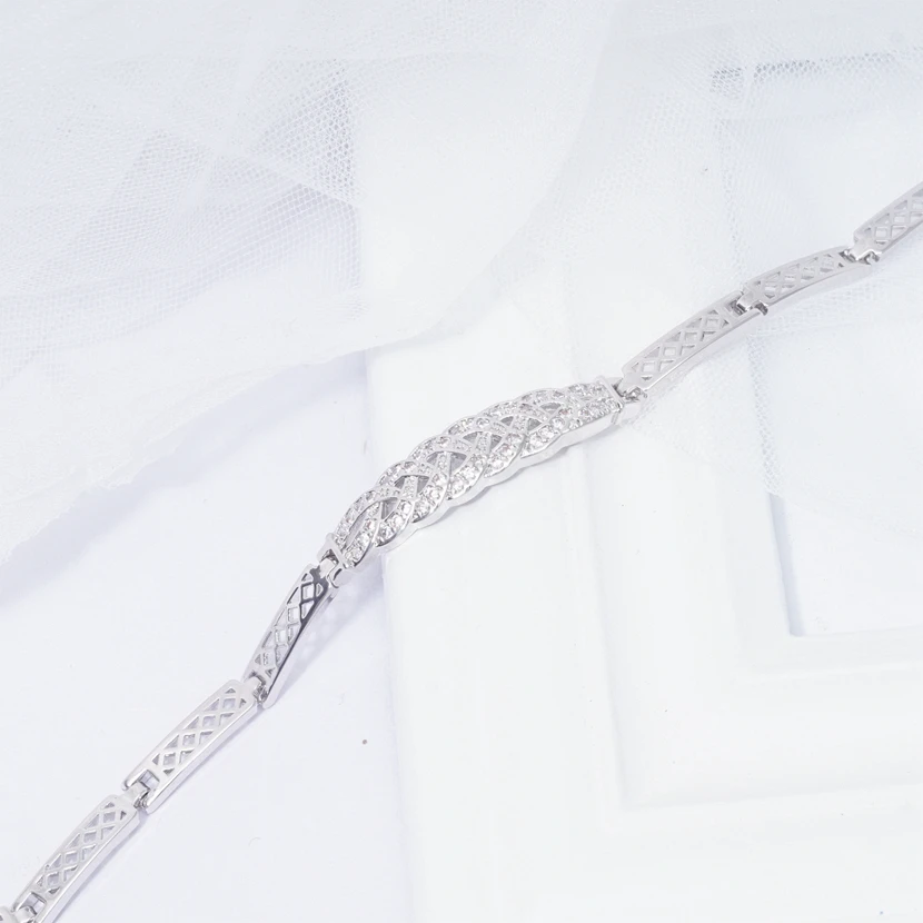 Geometric Fashion Punk Bracelets for Women AAA Cubic Zirconia Bracelet White Gold Filled Jewelry Gift Dropshipping
Geometric Fashion Punk Bracelets for Women AAA Cubic Zirconia Bracelet White Gold Filled Jewelry Gift Dropshipping
